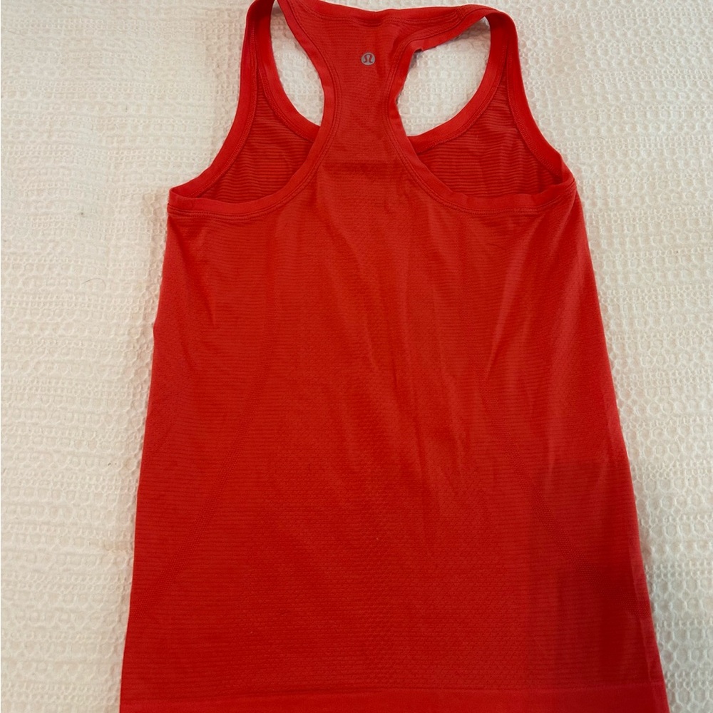 IRONMAN lululemon WOMENS SWIFTLY TECH RACERBACK 2.0 Size 2 - Picture 2 of 4